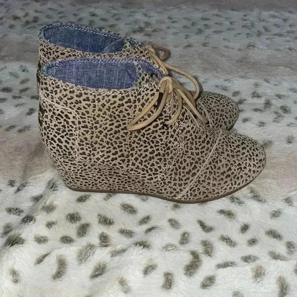 Tom’s Leopard Print Wedges - Picture 3 of 6